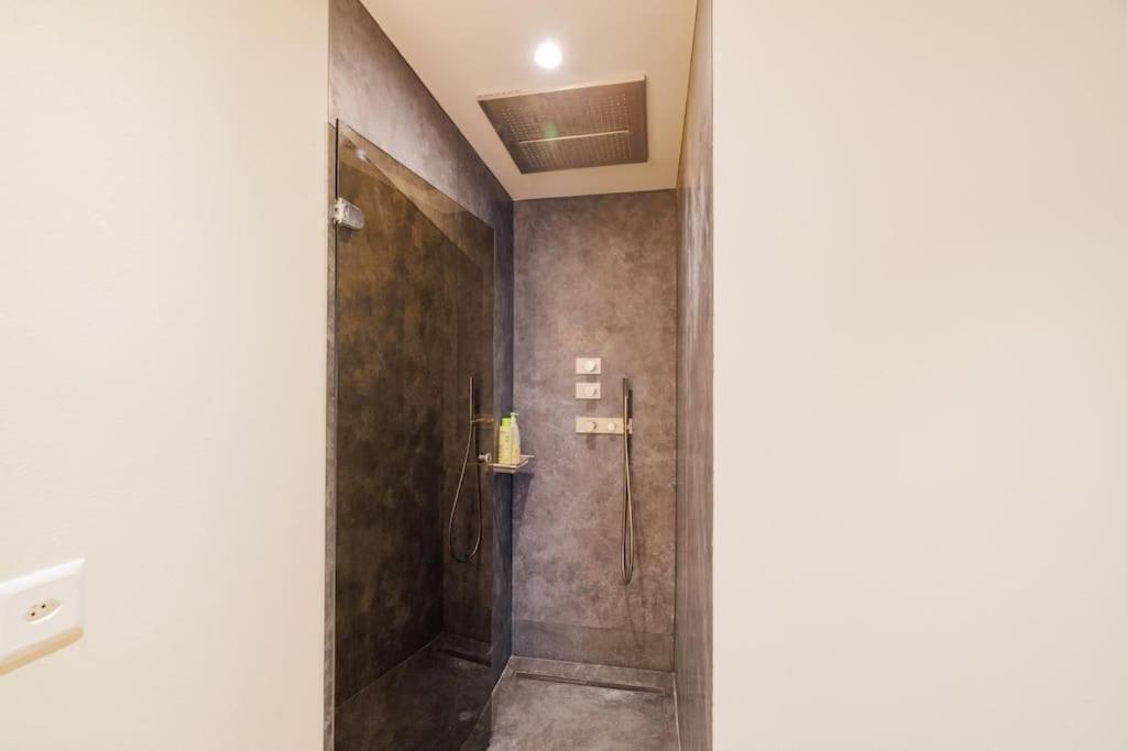 Cosy A 2 Minutes Du *